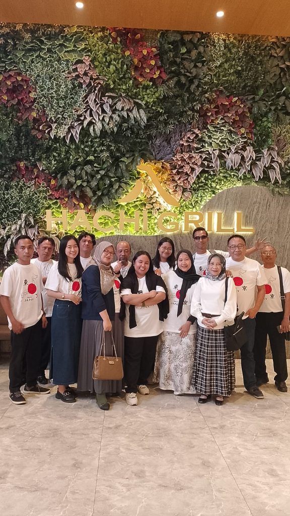 Lunch Team Hachi Grill Ampera